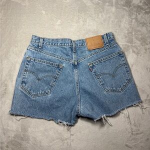 Vintage Levi’s 550 Relaxed Fit 100% Cotton Denim Cut Off Blue Jean Shorts 34
